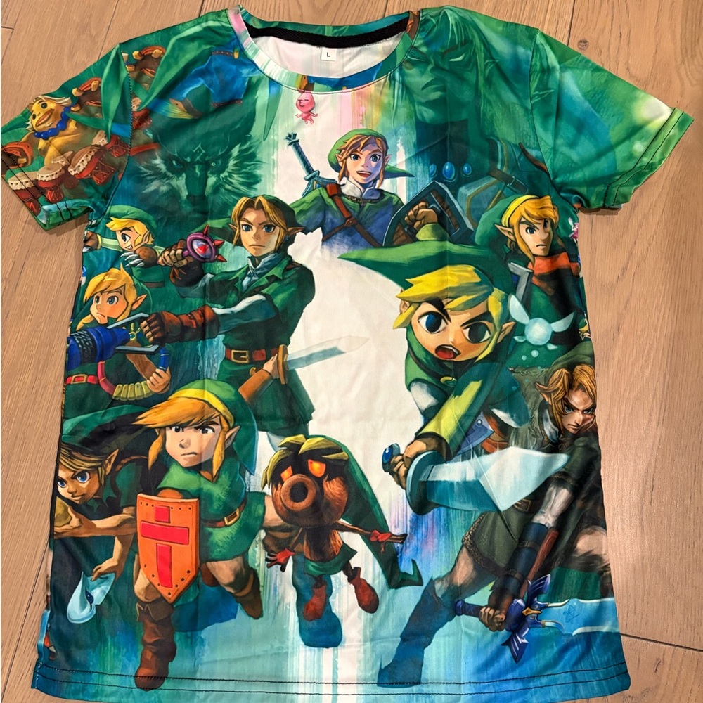 Size L Zelda graphic shirt